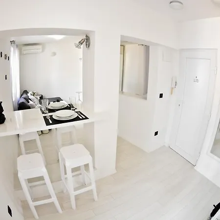 Apartment Sweet Studios