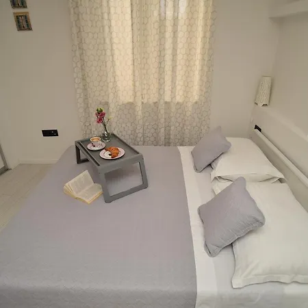 Apartment Sweet Studios