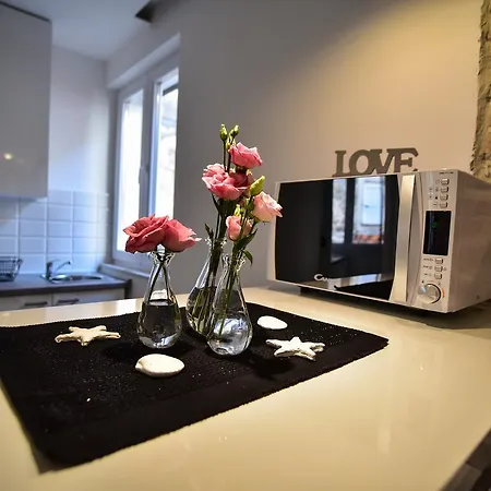 Apartment Sweet Studios